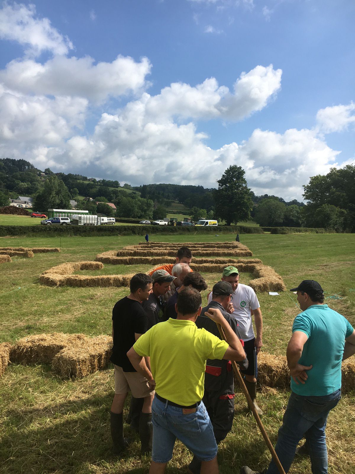 Le tour de France est passée par la Nièvre  Découvrez le panoramique réalisé par nos agriculteurs pour cette occasion   Votez pour tenter de gagner un WE d'une valeur de 500€ et un maillot jaune !  https://fnsea.fr/jeu-concou